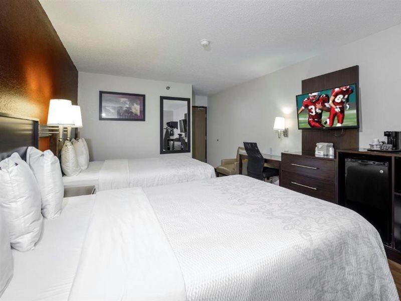 Red Roof Inn Plus+ & Suites Malone Ngoại thất bức ảnh