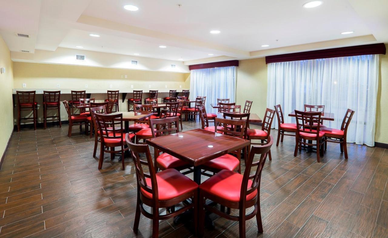 Red Roof Inn Plus+ & Suites Malone Ngoại thất bức ảnh