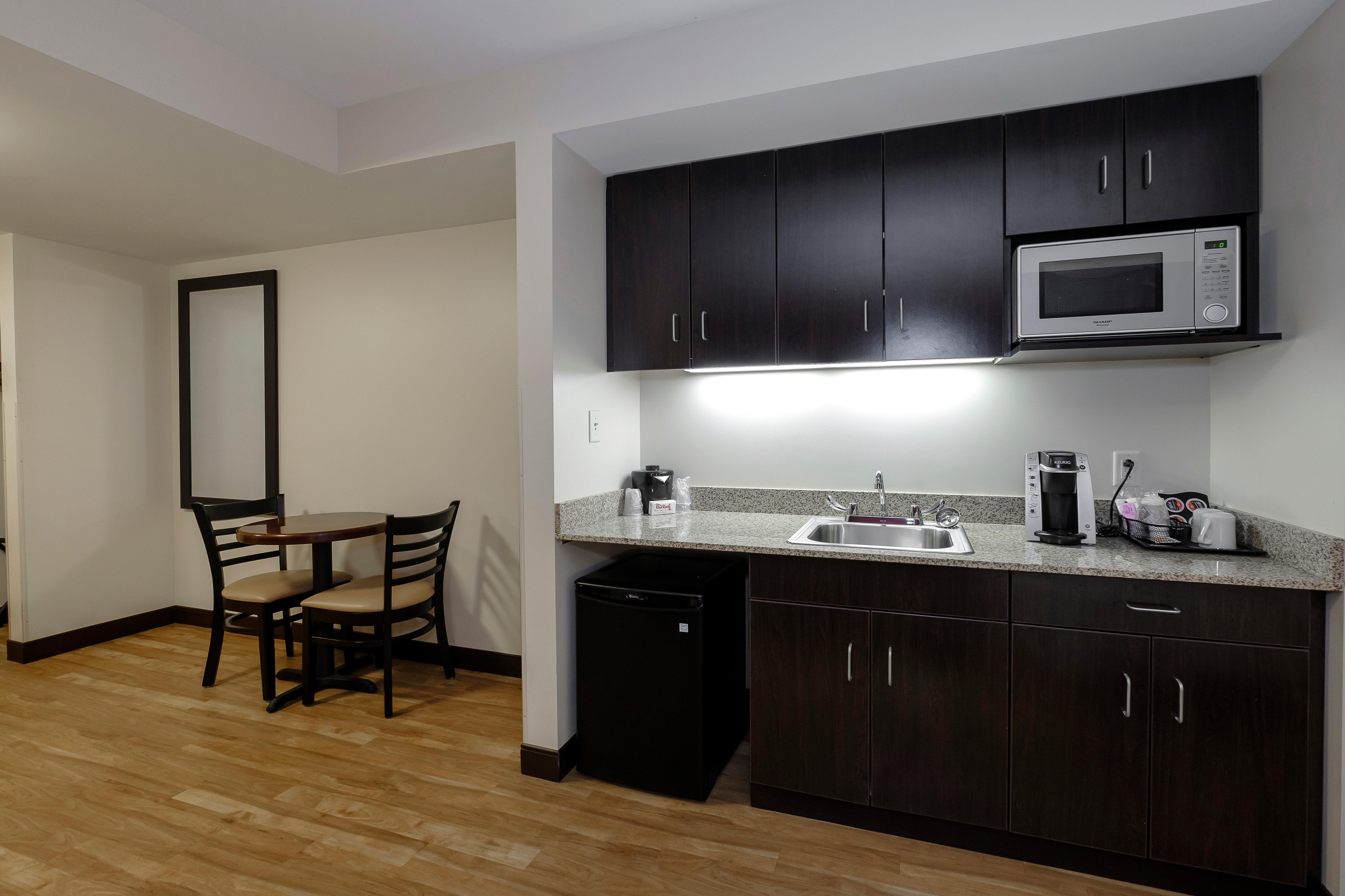 Red Roof Inn Plus+ & Suites Malone Ngoại thất bức ảnh