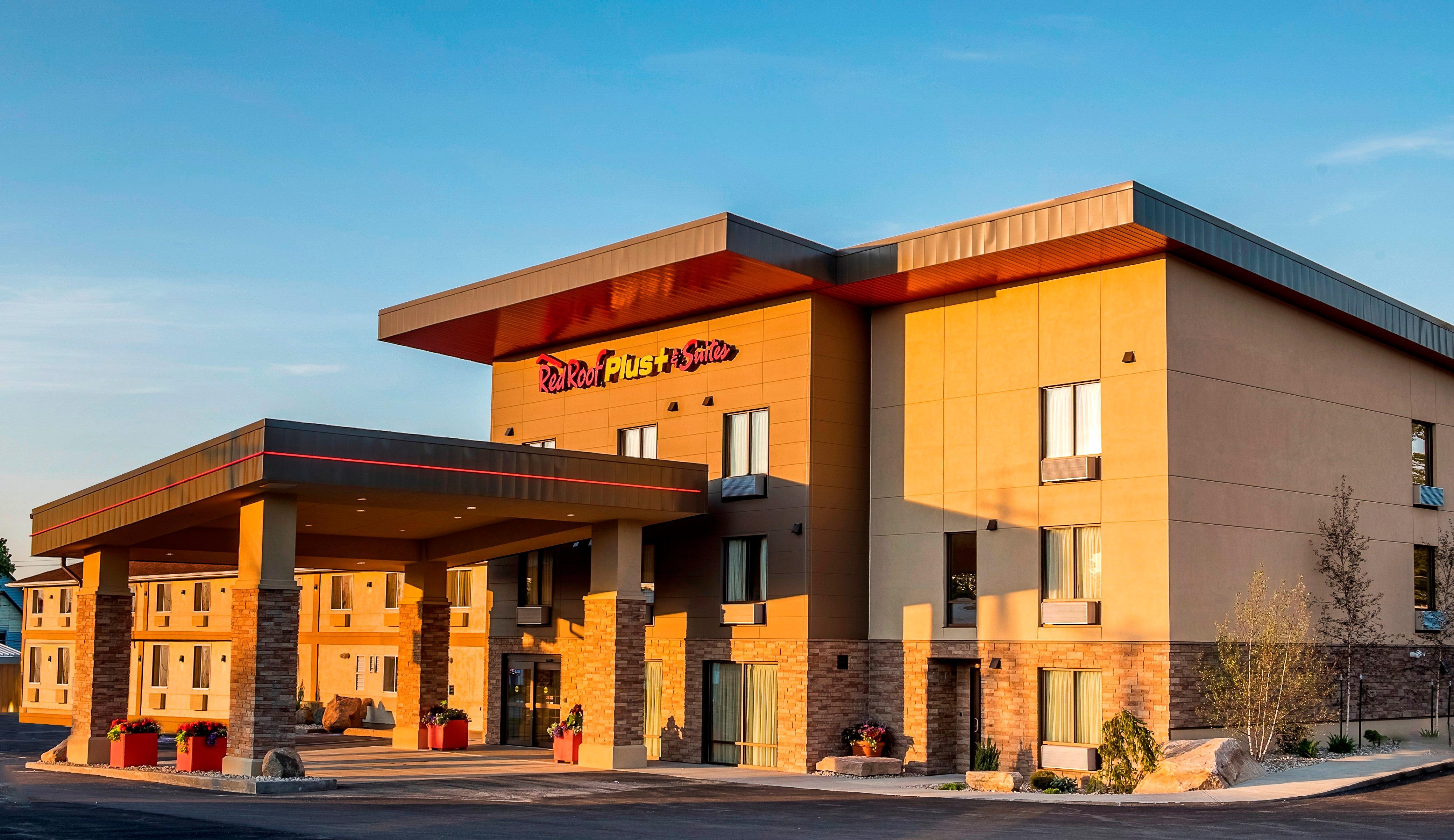 Red Roof Inn Plus+ & Suites Malone Ngoại thất bức ảnh