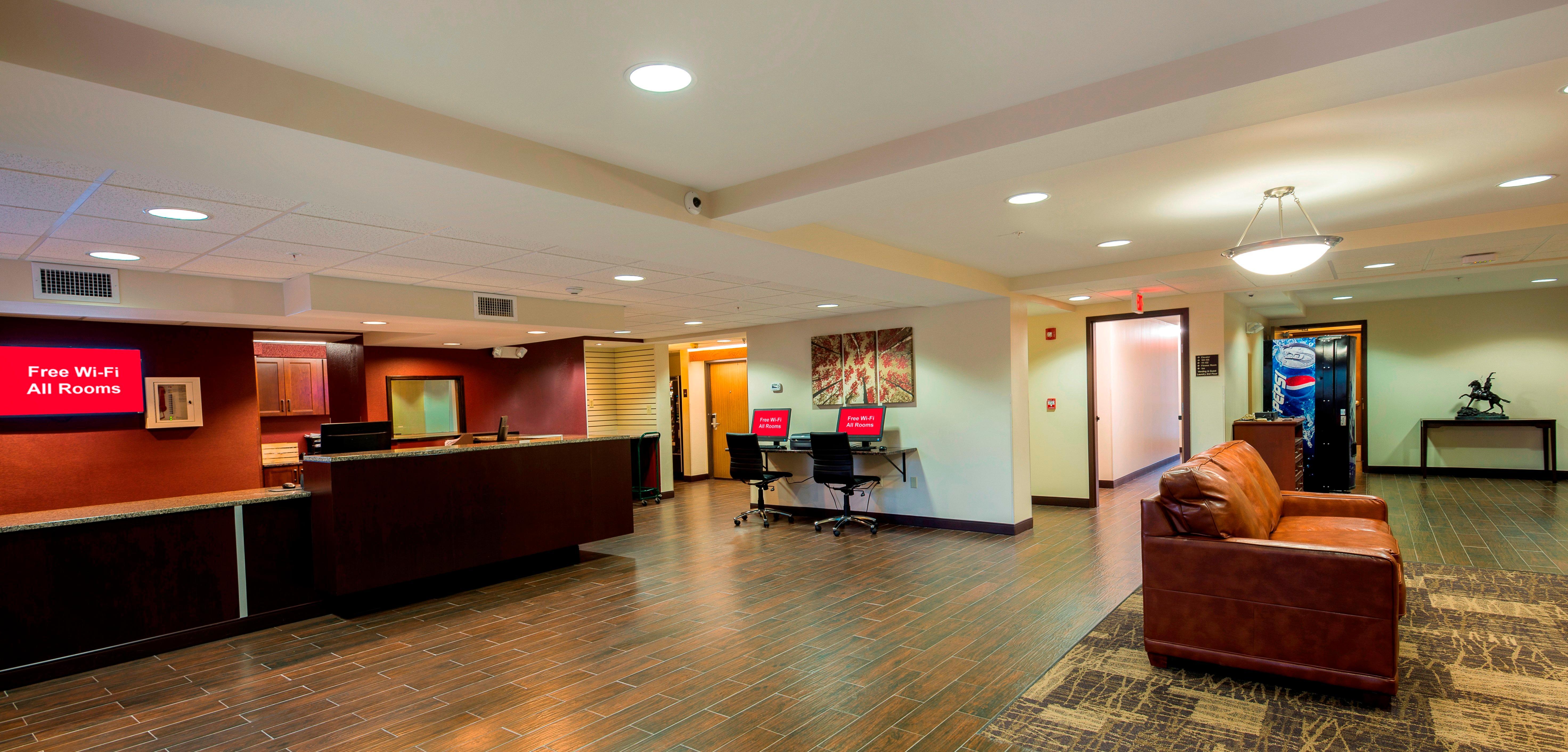 Red Roof Inn Plus+ & Suites Malone Ngoại thất bức ảnh