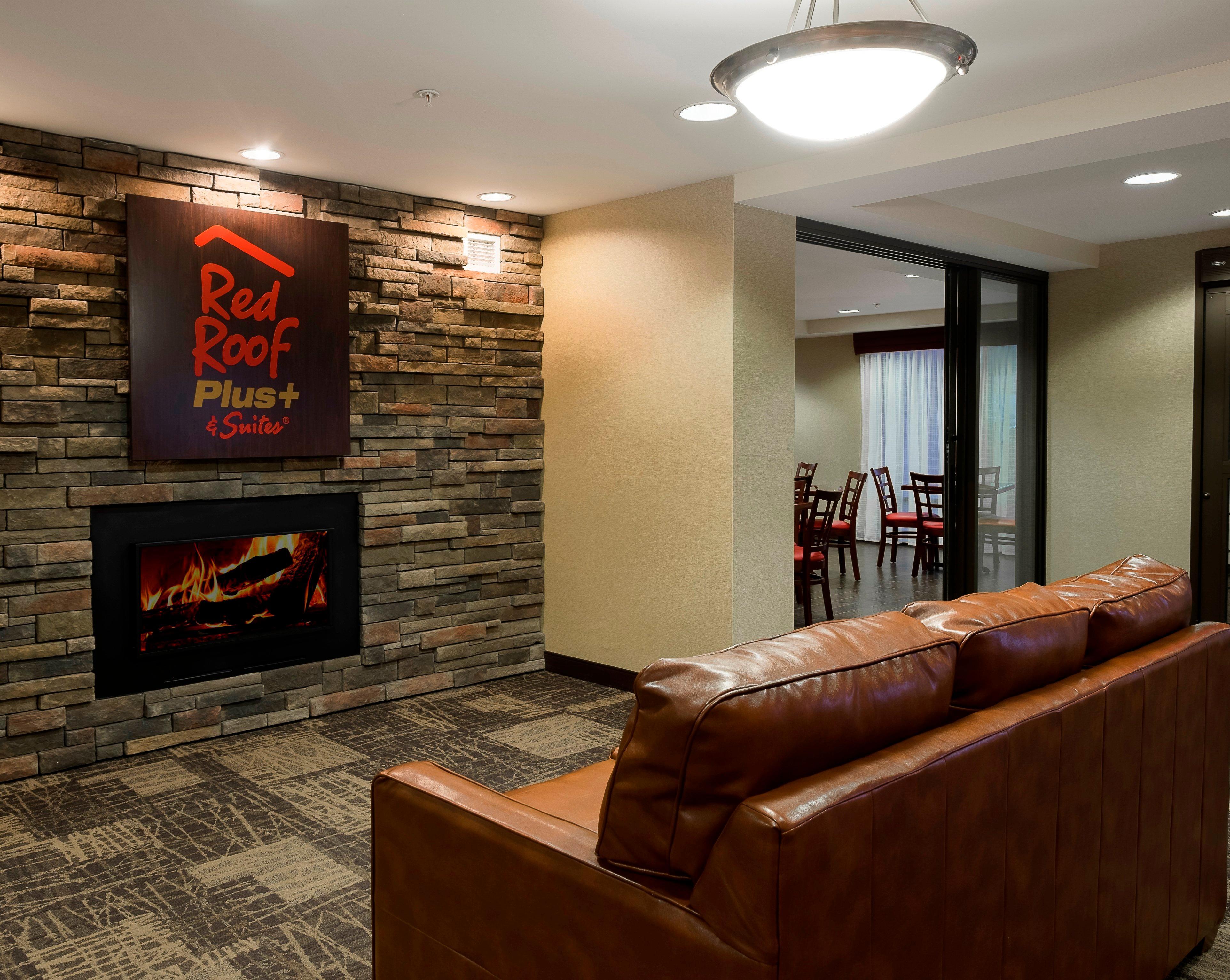 Red Roof Inn Plus+ & Suites Malone Ngoại thất bức ảnh