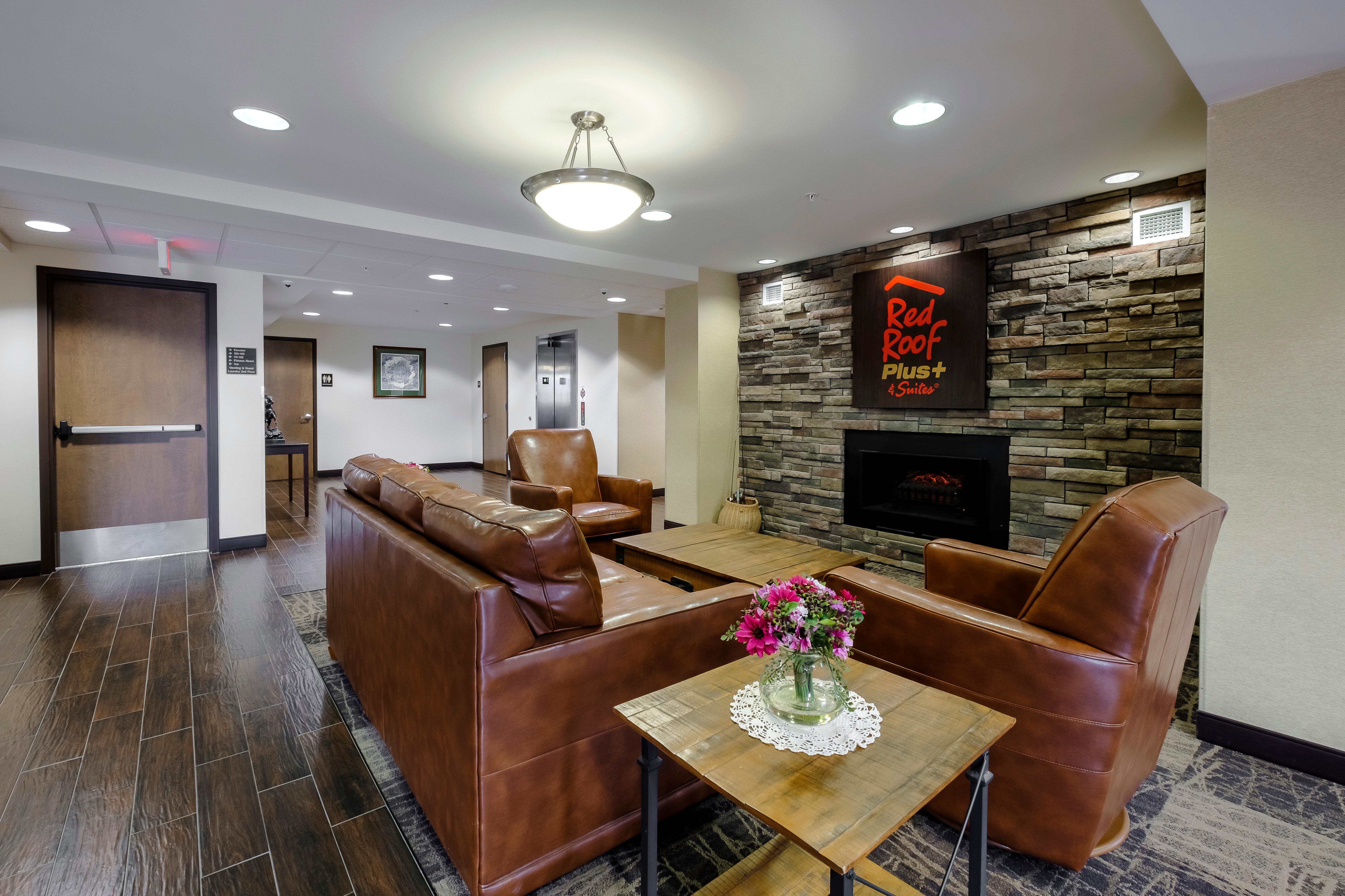 Red Roof Inn Plus+ & Suites Malone Ngoại thất bức ảnh