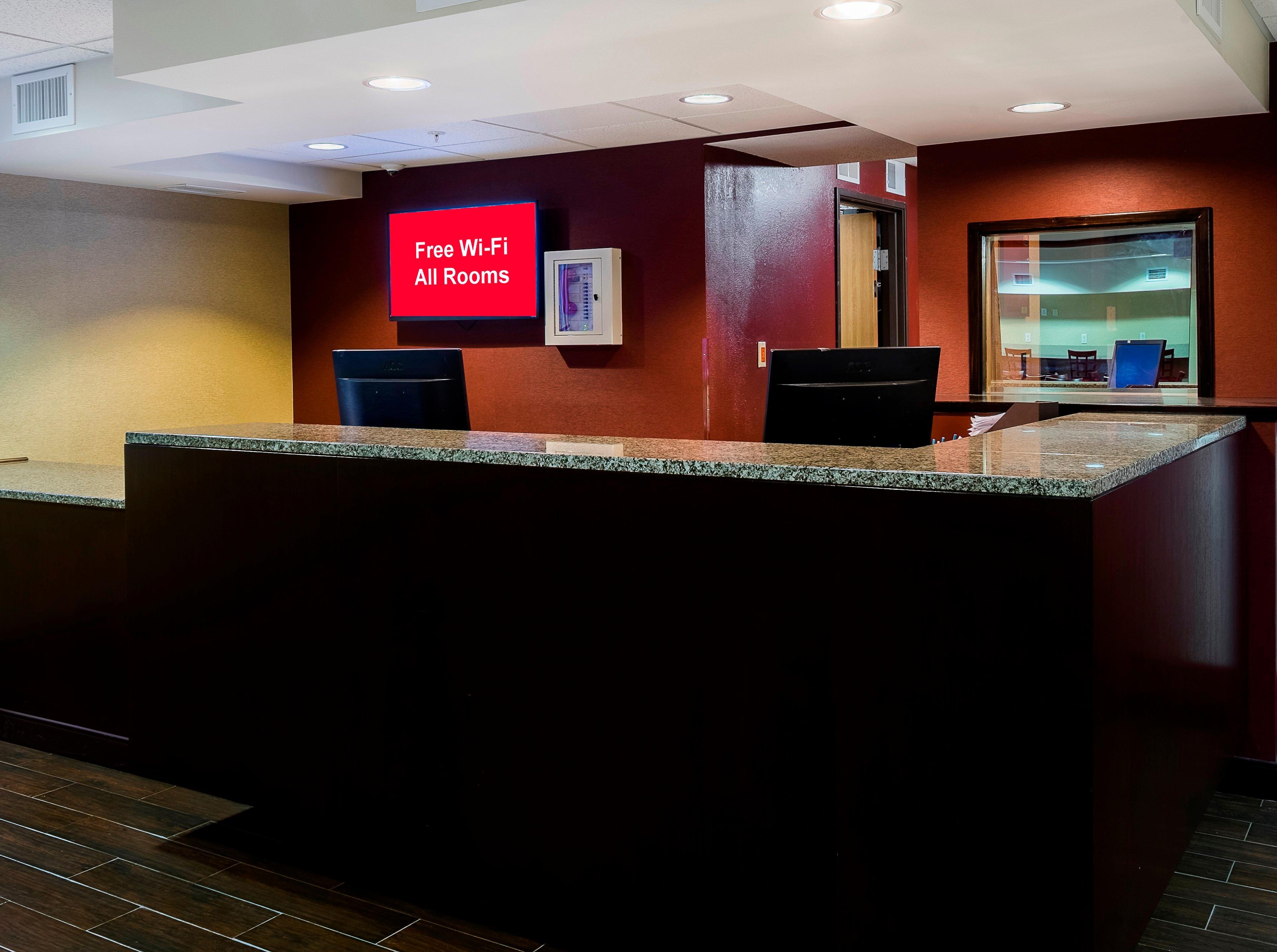Red Roof Inn Plus+ & Suites Malone Ngoại thất bức ảnh
