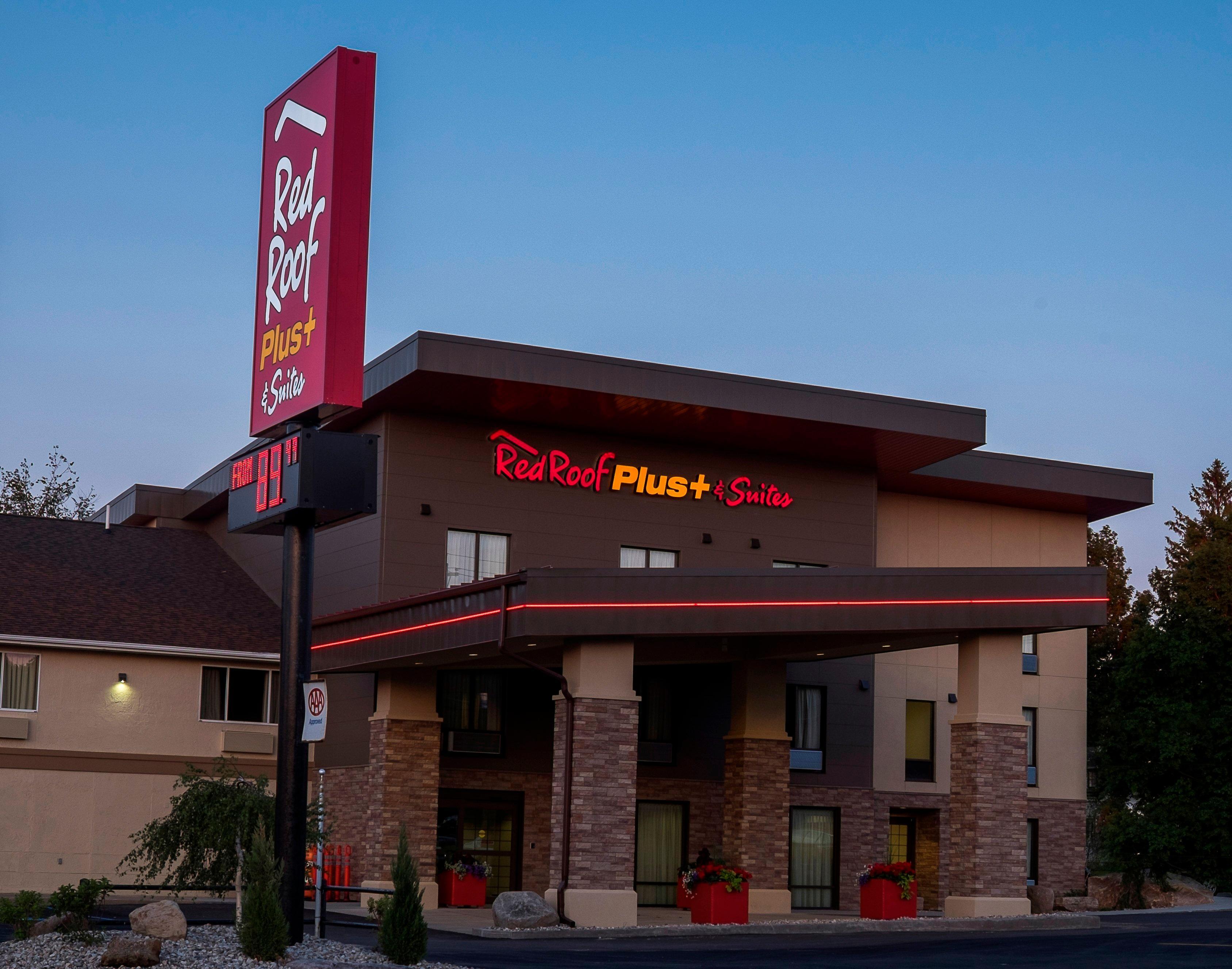 Red Roof Inn Plus+ & Suites Malone Ngoại thất bức ảnh
