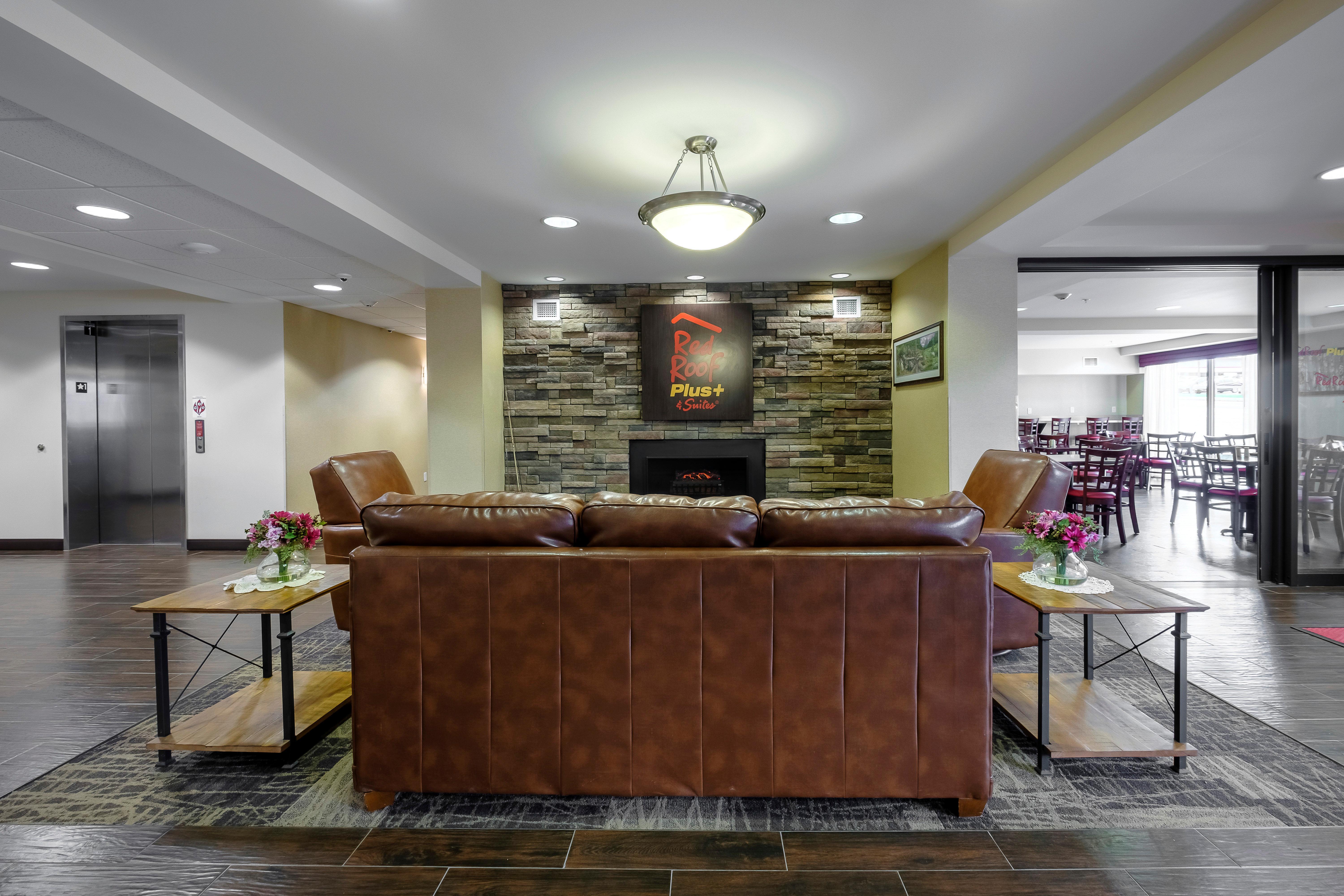 Red Roof Inn Plus+ & Suites Malone Ngoại thất bức ảnh