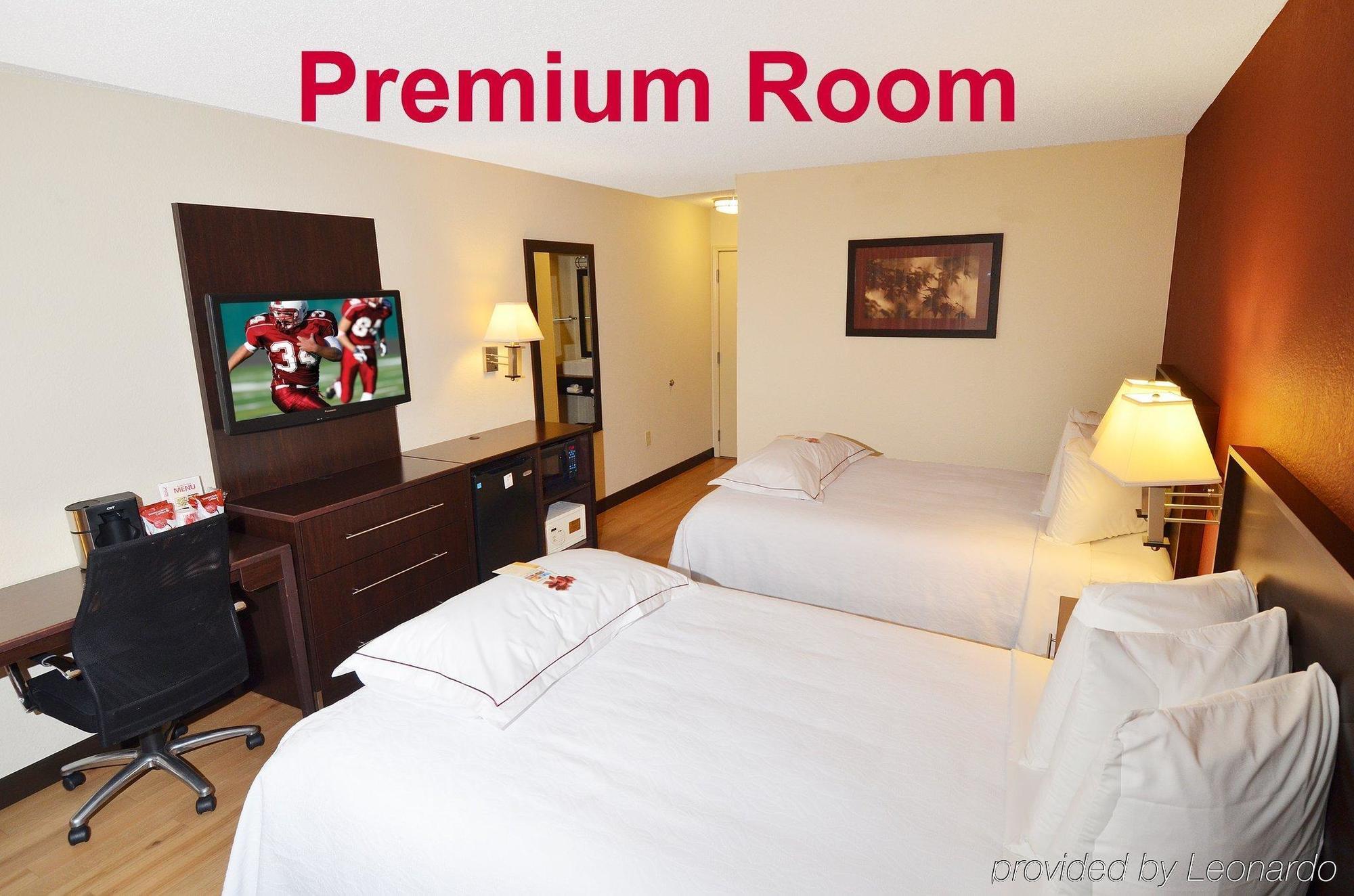 Red Roof Inn Plus+ & Suites Malone Ngoại thất bức ảnh