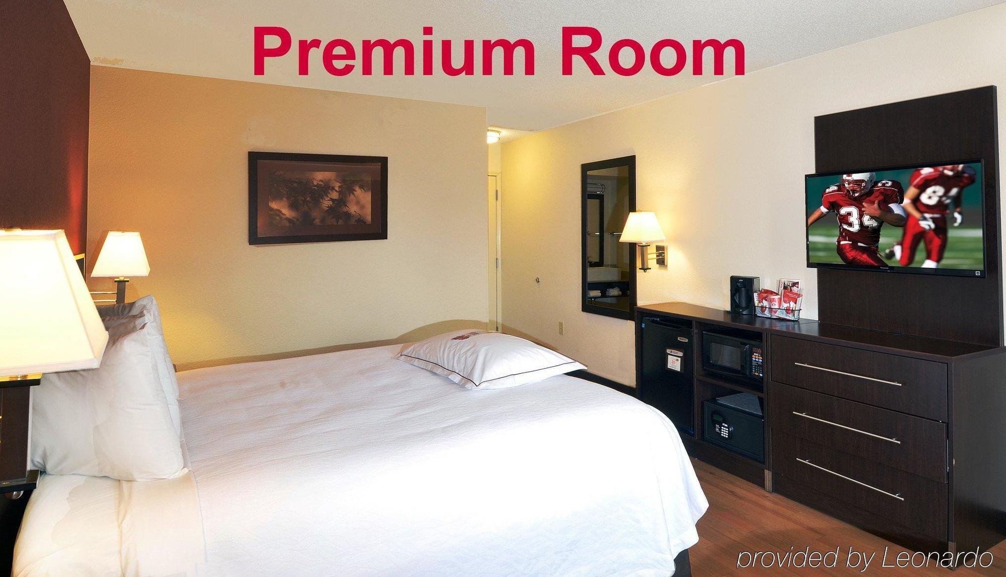 Red Roof Inn Plus+ & Suites Malone Ngoại thất bức ảnh